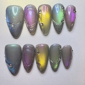 Iridescent Multichrome Press-On Nail Set